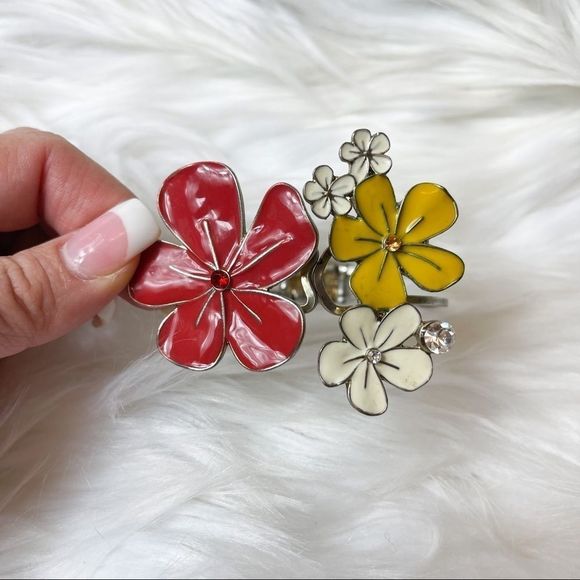 Beautiful Floral Cuff Bracelet 7” Enameled Flowers With Little Rhinestones - Picture 4 of 10